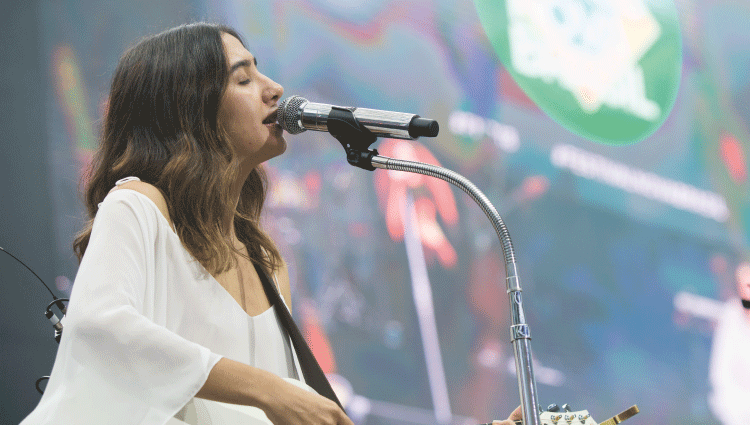 Feliz aniversário, Ana Caetano!