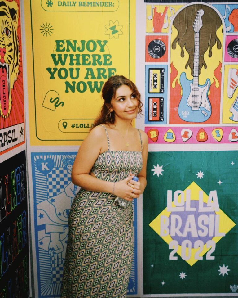 Canadense Alessia Cara canta sucessos da MPB no Lollapalooza