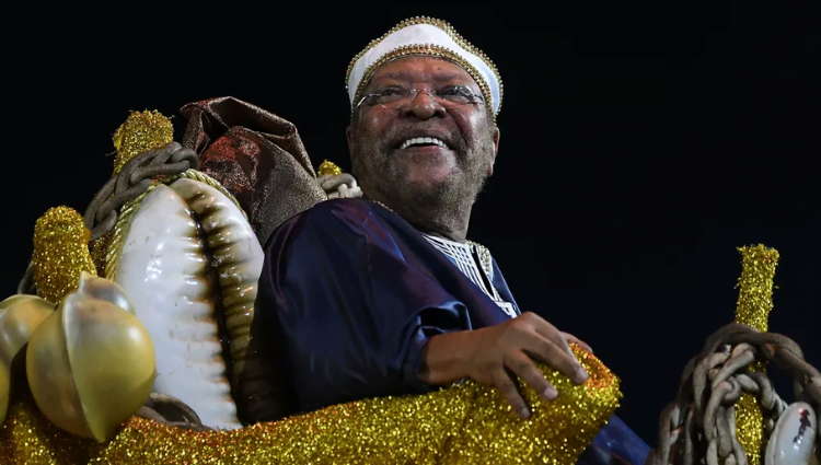 Canta, canta, minha gente! A Vila é de Martinho!