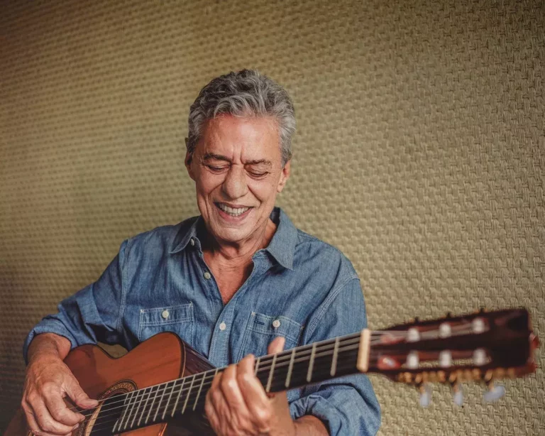 Apesar de você: conheça a história por trás dessa canção de Chico Buarque