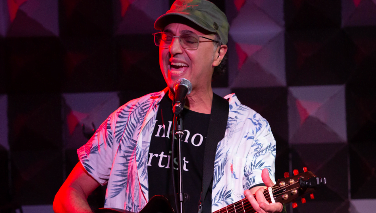 Músicas de Zeca Baleiro são encantadoras e podem conquistar seu coração!