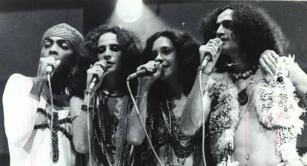 Os Doces Bárbaros durante show nos anos 70