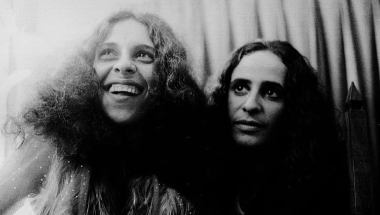 12 estrelas da MPB retratadas por Thereza Eugenia, nos anos 70