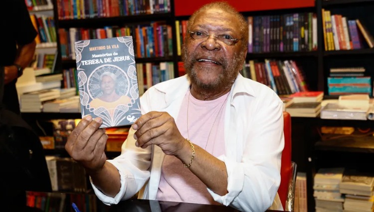 Martinho da Vila relança biografia com histórias reais de sua família