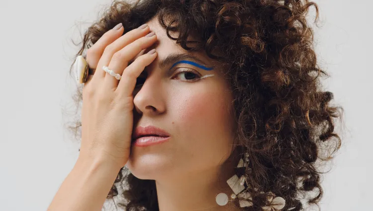 Música como cura: conheça Luíza Boê, no Vitrine