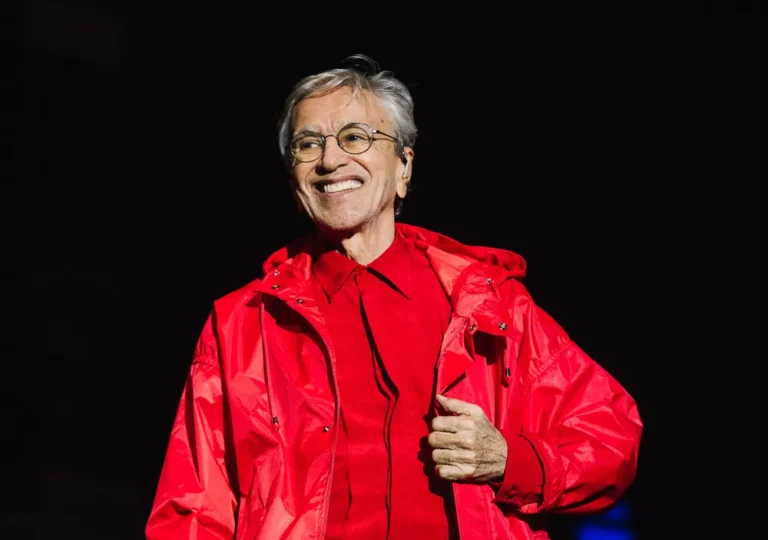 “Alegria, Alegria” é eleita pelos ouvintes da Novabrasil como a música favorita de Caetano Veloso