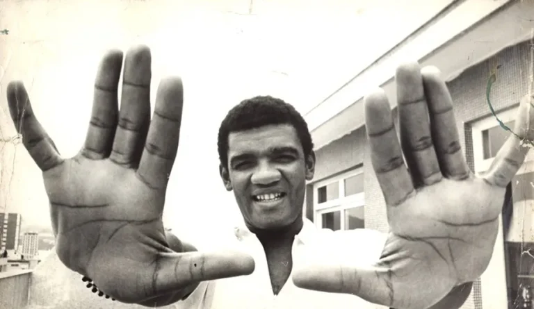 “Nem vem que não tem”: Simonal, o eterno talento negro que o Brasil tentou apagar