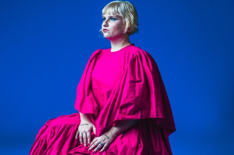 Julianna Sá: “Para De Curtir e vem escutar Bruna Alimonda e seu ‘Estado Febril'”