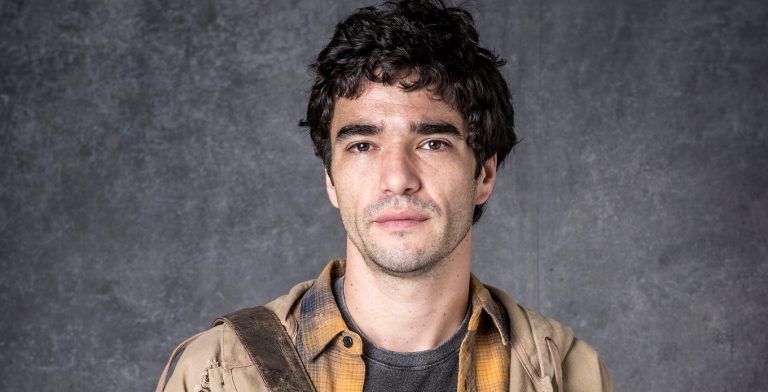 ‘Grande Sertão’, baseado na obra de Guimarães Rosa, estreia nos cinemas