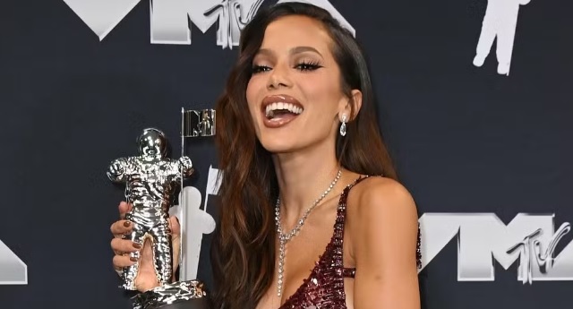 VMA 2024 premia cantora brasileira Anitta; veja todos os vencedores