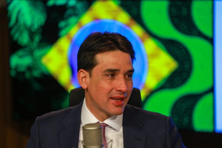 “Queimada criminosa merece preocupação de todos nós”, diz ministro à Novabrasil
