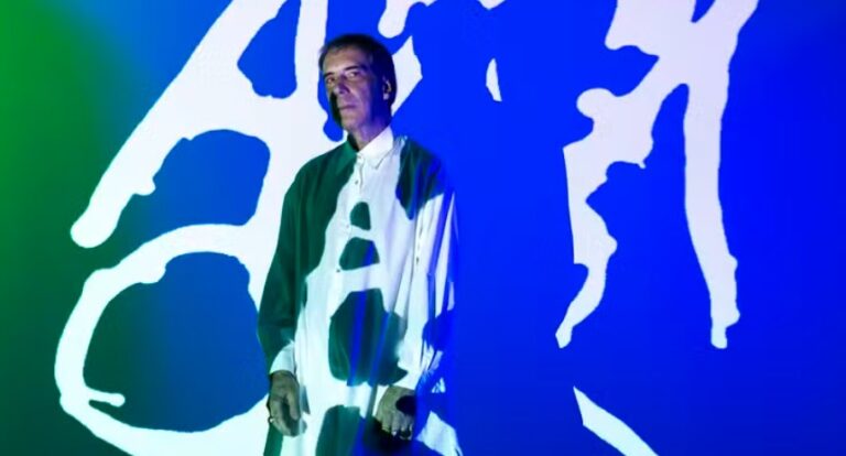 Arnaldo Antunes prepara álbum com parcerias; Marisa Monte é uma delas
