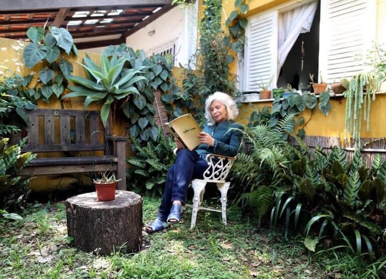 Por que a poesia minimalista de Alice Ruiz é tão compartilhada do Brasil?