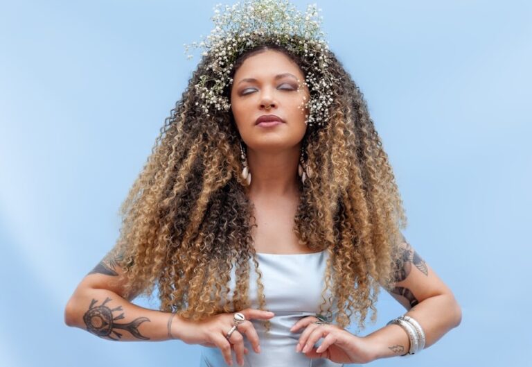 Ana Cacimba celebra ancestralidade e a resistência negra com o single “Preto Velho”