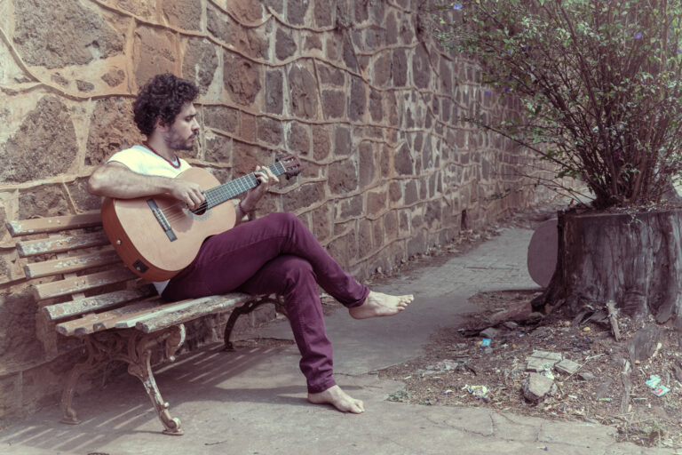 Gustavo Ortiz lança “José, João”, samba urbano em homenagem à classe trabalhadora