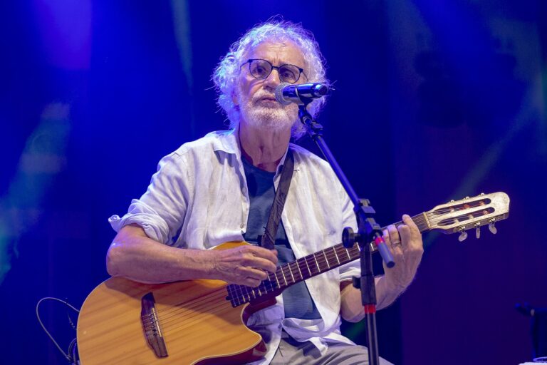 5 maiores sucessos de Renato Teixeira nos 80 anos do artista