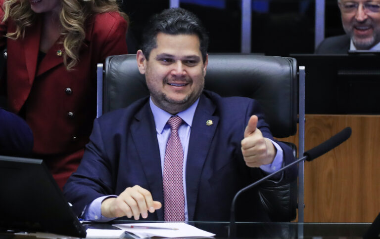 “Congresso não tem comprometimento com os interesses do Brasil”, avalia cientista político