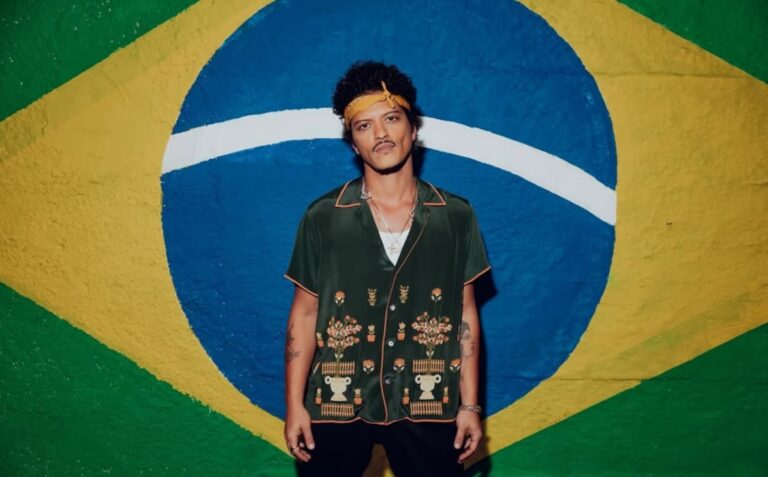 Bruno Mars lança funk em português que gravou no Brasil