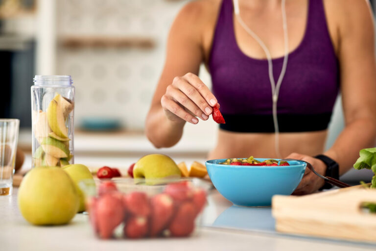 Nutrição inteligente é aliada da performance e recuperação muscular, defende nutrólogo