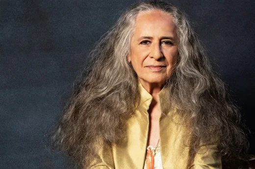 Maria Bethânia comemora 60 anos de carreira com nova turnê que estreia no Rio, em setembro