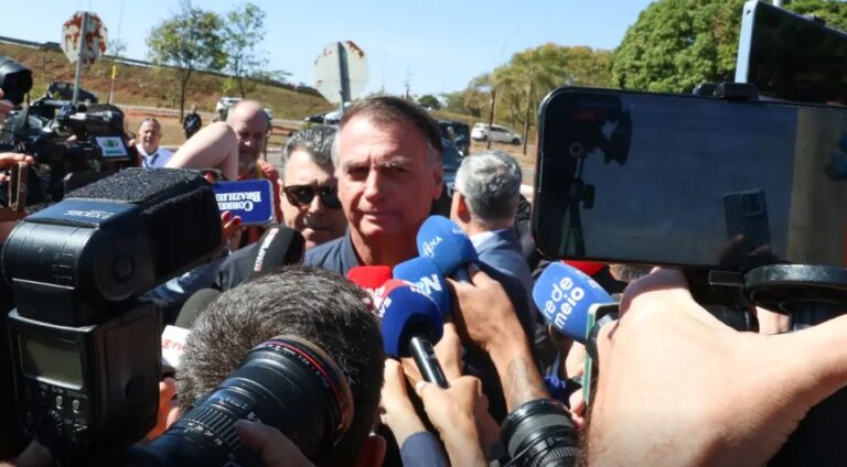 PGR viu “possibilidade” de fuga de Bolsonaro ao pedir tornozeleira e outras medidas cautelares