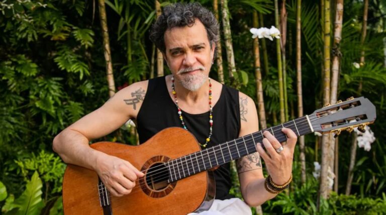História da música “Namora Comigo”, de Paulinho Moska