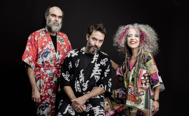 Alzira E lança o ‘Show Senhora do Tempo’ em São Paulo