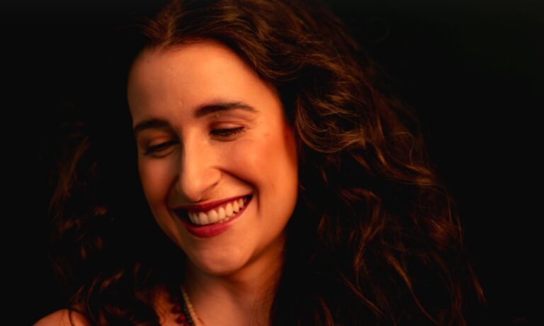 Malú Lomando é atração do ‘Quartas da Novabrasil’, em SP