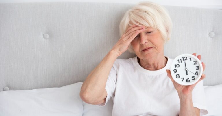 Menopausa e insônia: por que tantas mulheres passam a dormir mal nessa fase da vida