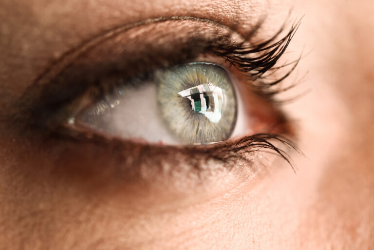 O futuro da visão: lentes intraoculares permitem enxergar longe e perto sem óculos