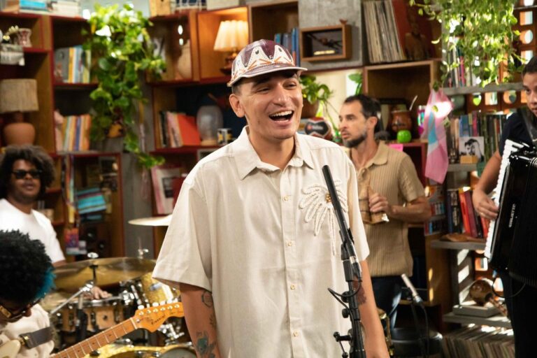Tiny Desk Brasil estreia com João Gomes no YouTube