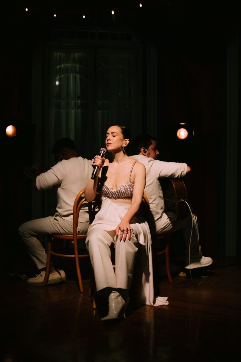 Roberta Sá lança “Tudo Que Cantei Sou”