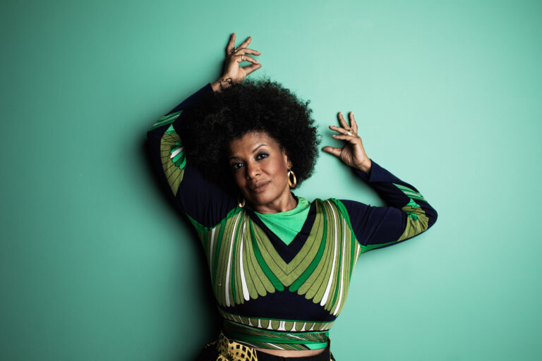 Thalma de Freitas faz dois shows em SP ainda em dezembro