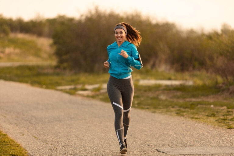 Como correr sem se machucar: médico ensina cuidados antes e depois da prova