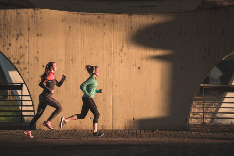Corrida de rua: exercício simples que melhora humor e protege o coração