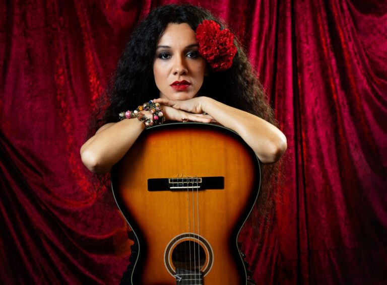 “Gal, o Musical” estreia em SP e celebra a vida e a obra de uma das maiores vozes da música popular brasileira e ícone do Tropicalismo