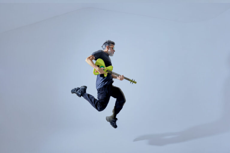 Cidadão Instigado anuncia novo disco com o single “Consciência”