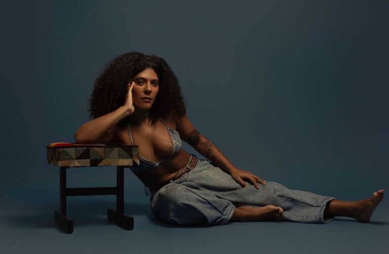 Josyara apresenta faixas do álbum “AVIA” no Bona, em São Paulo