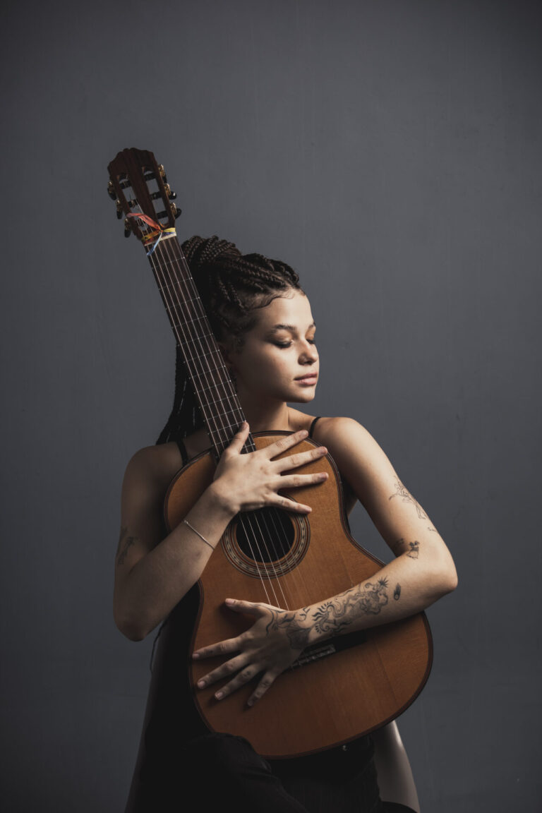 Em formato acústico, ANALU faz temporada gratuita em São Paulo