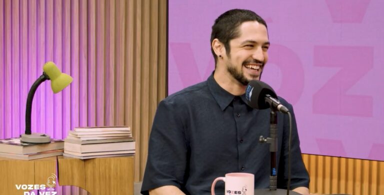 Gabriel Leone é o convidado do “Vozes da Vez”; ouça o programa