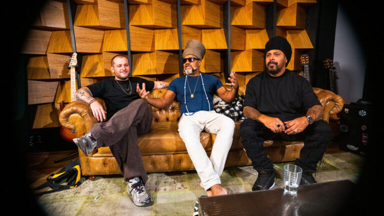 Em clima de Copa, Carlinhos Brown, Marcelo Falcão e Bruno Martini se unem no novo single “Eu Me Chamo Brasil”