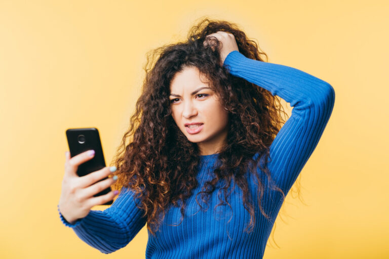 Queda de cabelo: marketing nas redes pode levar a tratamentos perigosos, alerta tricologista
