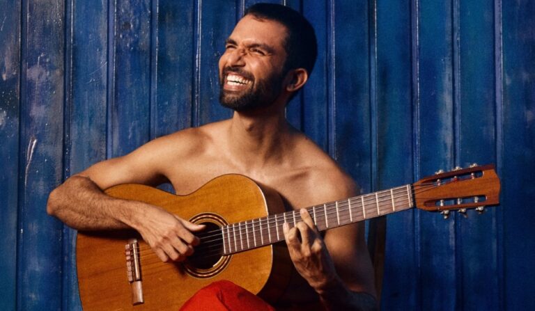 Silva fala sobre amor, mercado da música e os caminhos da carreira no ‘Vozes da Vez’