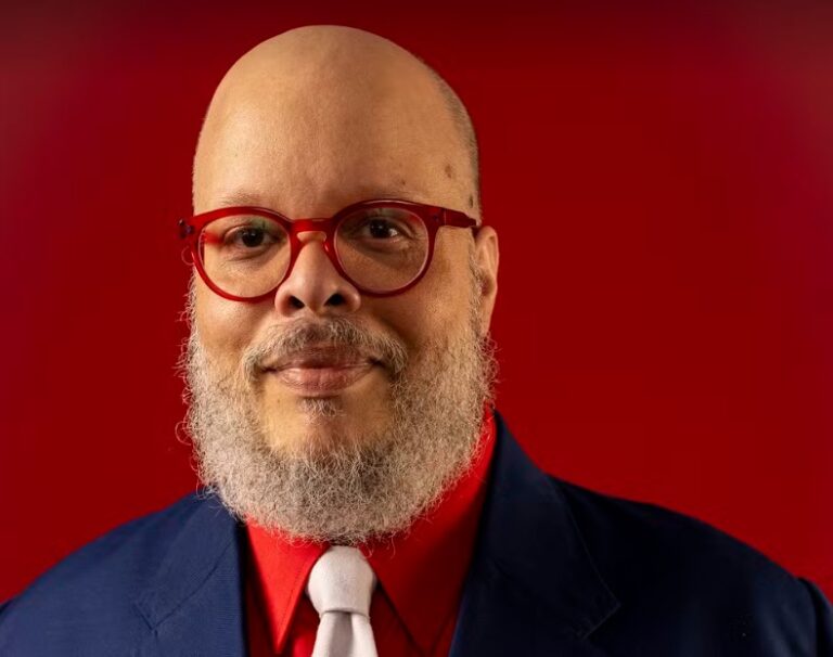 Ed Motta resgata raízes sonoras em seu 1º álbum em português após 13 anos