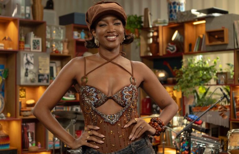IZA é a atração da semana do Tiny Desk Brasil