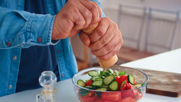 Dieta com mais vegetais é ligada a melhor qualidade de vida em homens com câncer de próstata